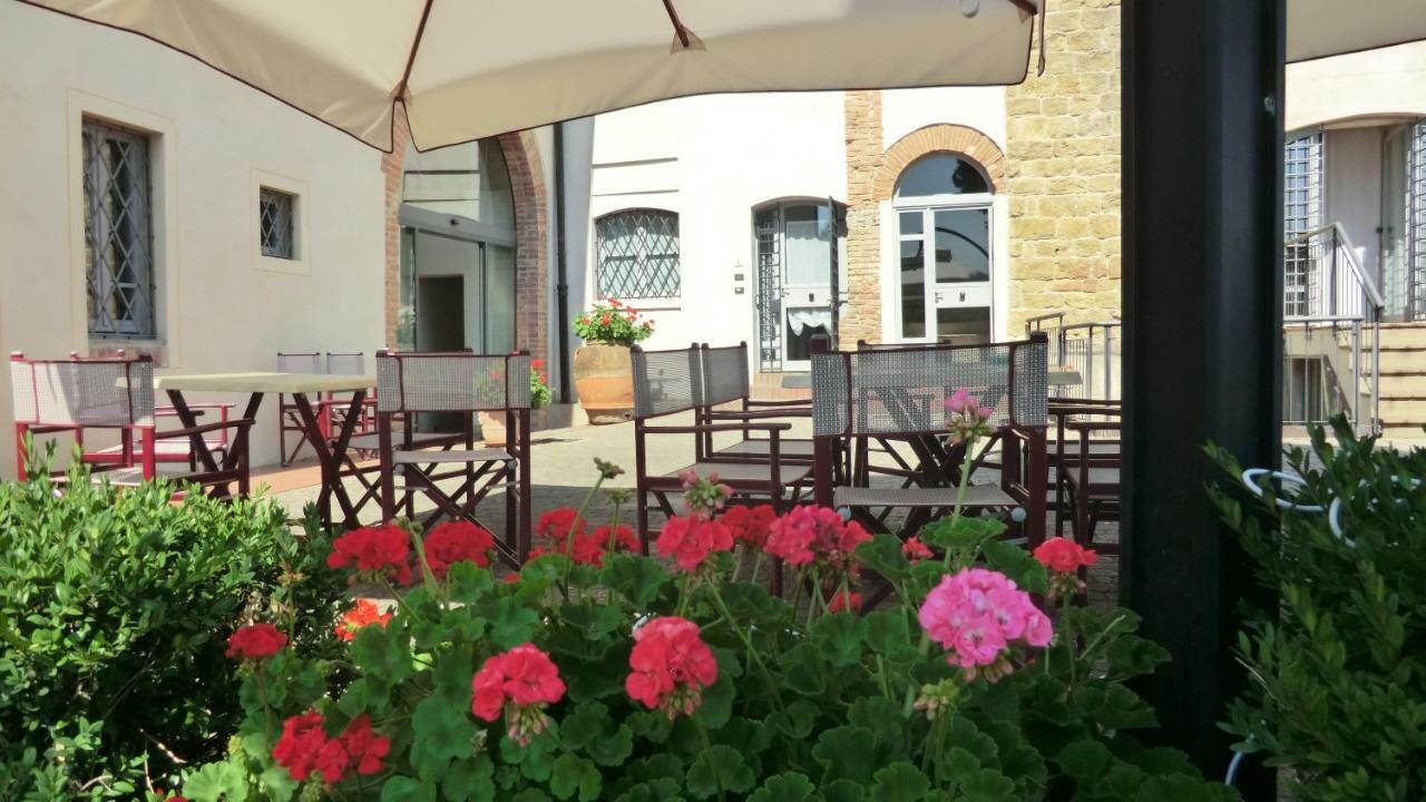 Appartamenti Ava E Tegrino Nell'Antica Dimora Di Fulignano San Gimignano Exteriör bild