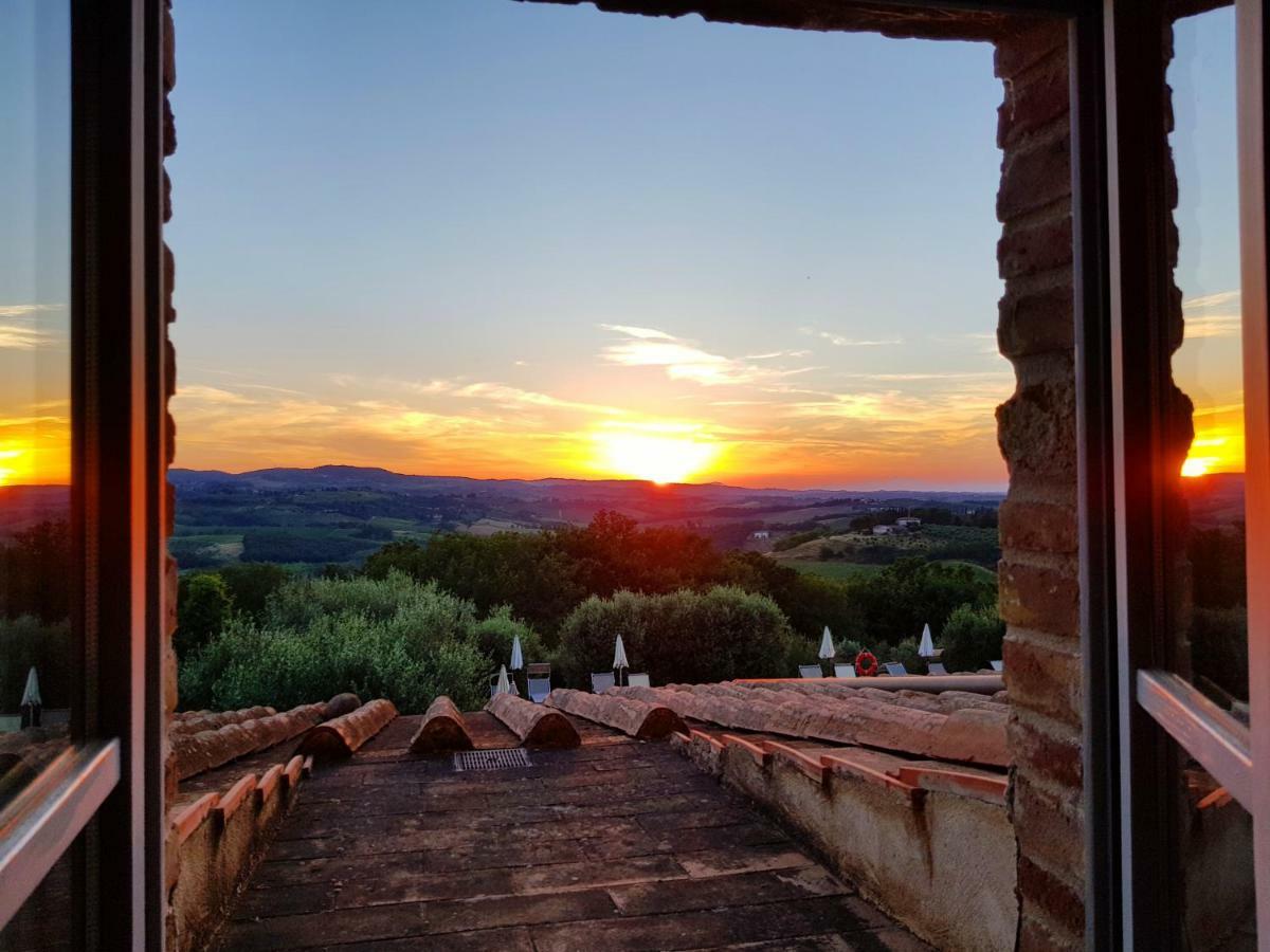 Appartamenti Ava E Tegrino Nell'Antica Dimora Di Fulignano San Gimignano Exteriör bild